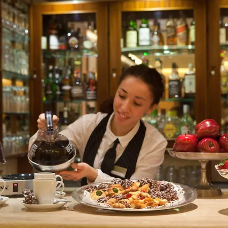 Diana Roof Garden فندق