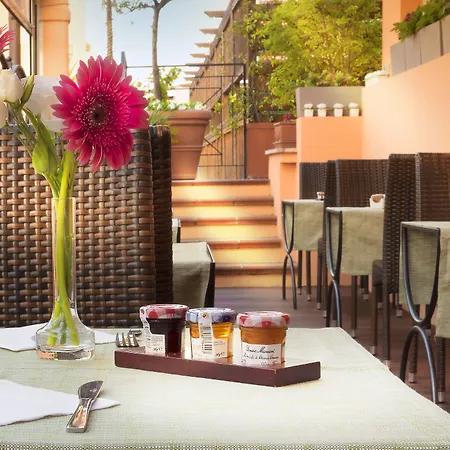 Diana Roof Garden فندق