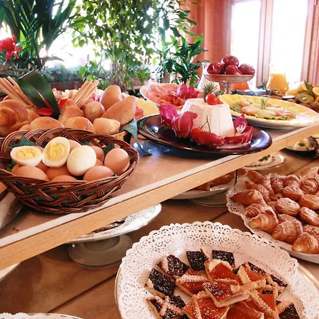 فندق Diana Roof Garden 4*