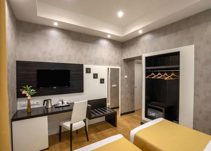 Diana Roof Garden Hotel 4*